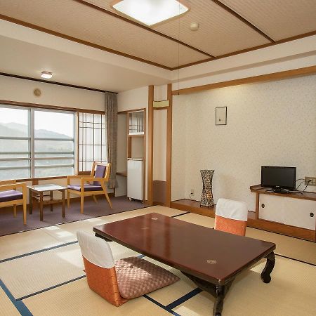 Отель Ikaho Onsen Todoroki Shibukawa Экстерьер фото