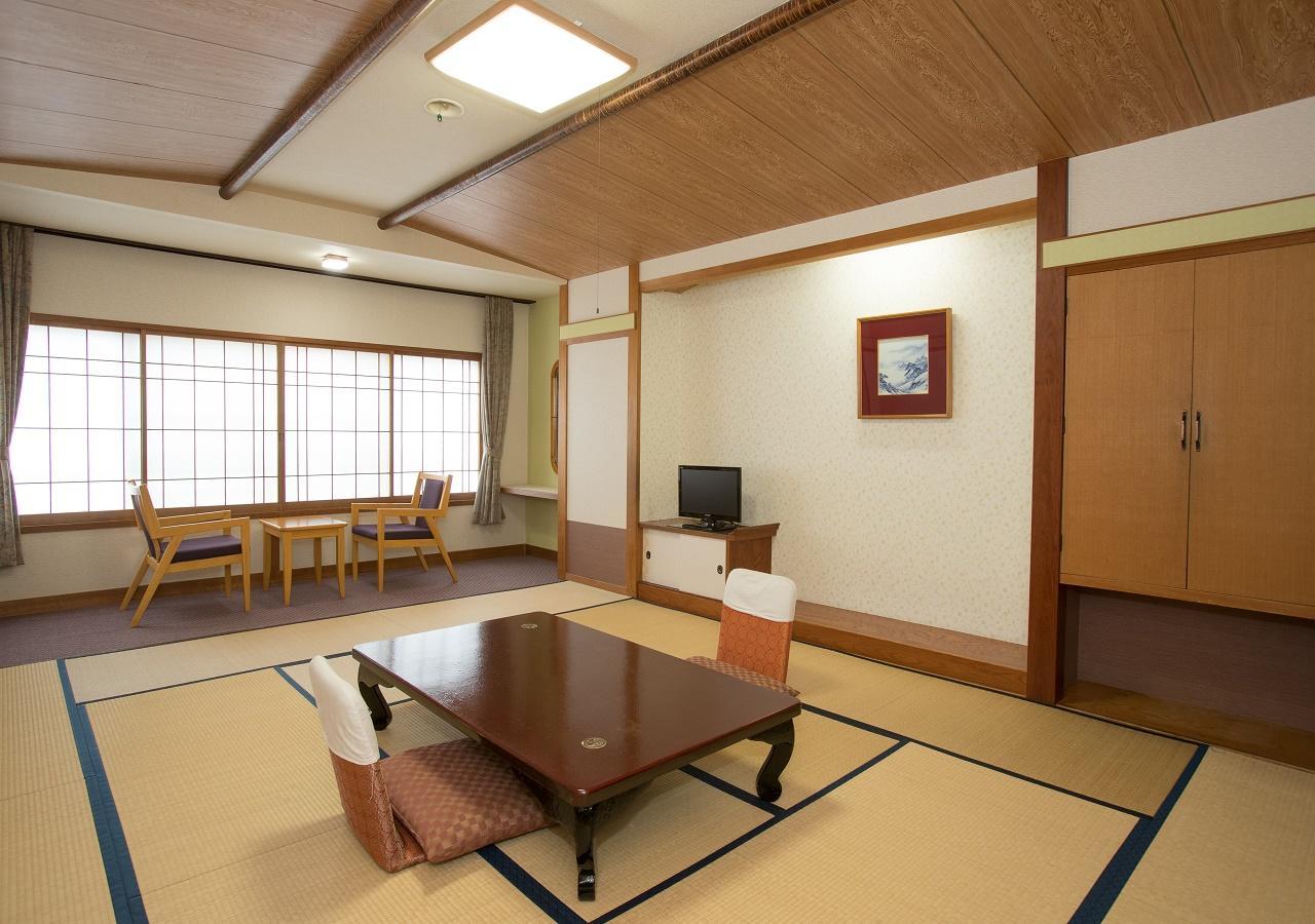 Отель Ikaho Onsen Todoroki Shibukawa Экстерьер фото